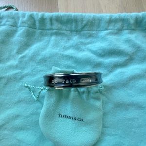 AUTHENTIC Tiffany and Co. Silver/Titanium 1837 medium cuff
